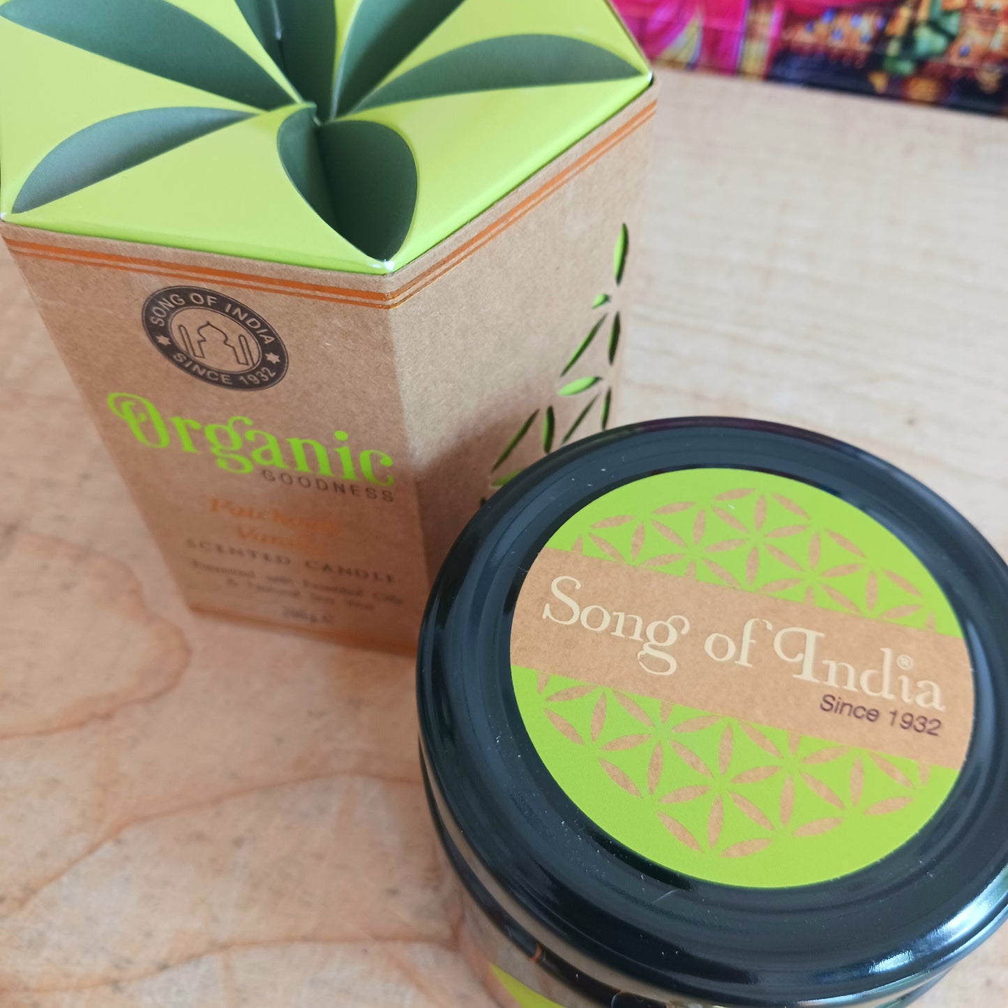 Organic Goodness candle scented with Patchouli &amp; Vanilla essential oil. The rich blend of creamy vanilla and calming patchouli will make you feel relaxed and revitalised. Pamper yourself with this luxurious scent after a hard day at work.