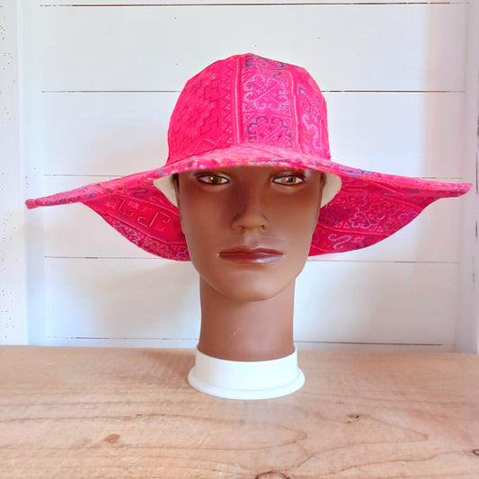 Thai Line Sun Hat | Red and Pink