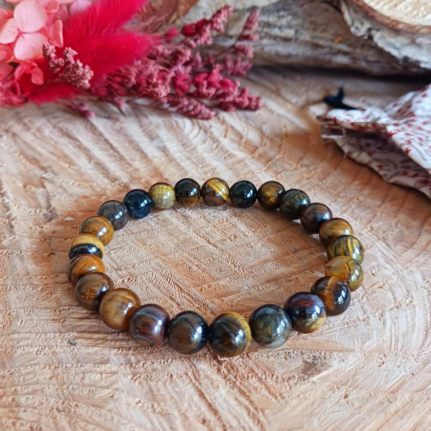 Tiger's Eye is said to be a powerful stone that helps harmony and balance, and helps relax fear and anxiety.