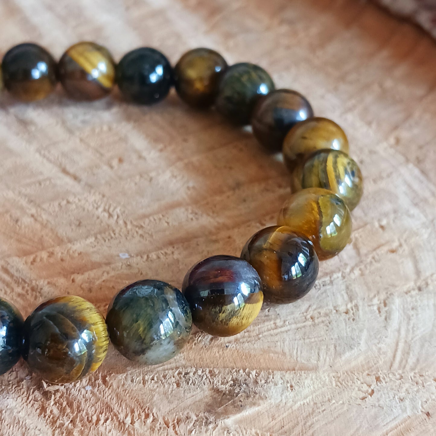 Tiger's Eye is said to be a powerful stone that helps harmony and balance, and helps relax fear and anxiety.