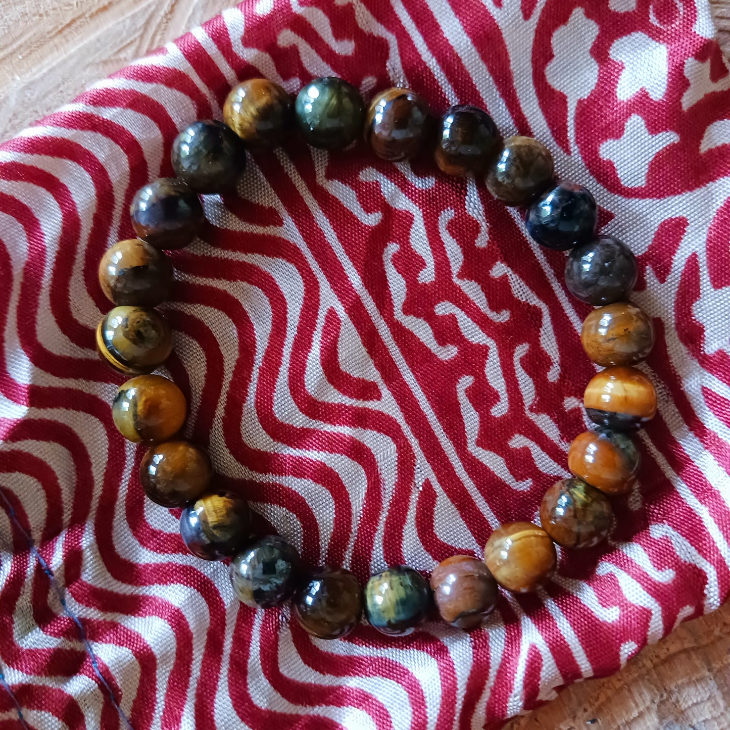 Tiger's Eye is said to be a powerful stone that helps harmony and balance, and helps relax fear and anxiety.