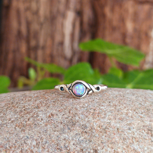 925 Sterling silver Toe Ring with blue and purple stone. Add a little bit of silver to your toes with our solid 925 stamped solid silver toe ring, beautifully presented in a little fabric drawstring pouch made from off cuts from sari materials that would have otherwise been discarded.