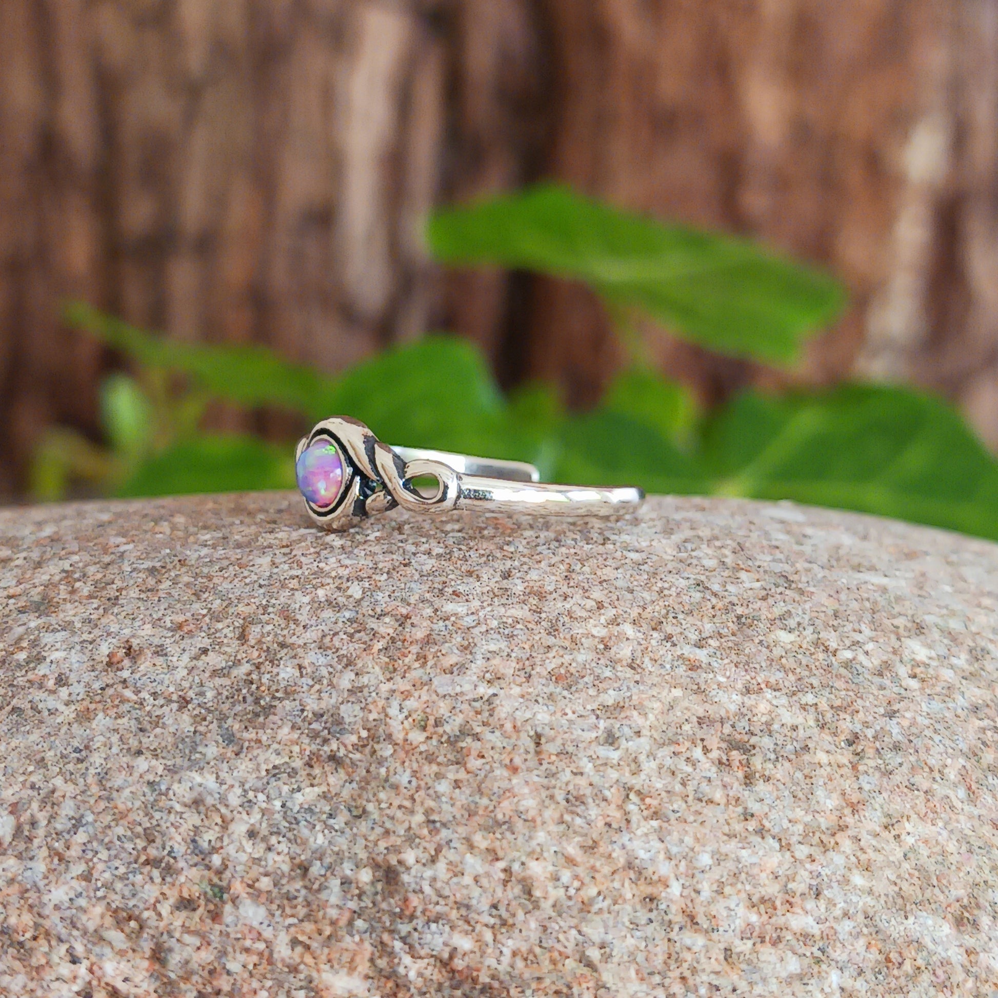 925 Sterling silver Toe Ring with blue and purple stone. Add a little bit of silver to your toes with our solid 925 stamped solid silver toe ring, beautifully presented in a little fabric drawstring pouch made from off cuts from sari materials that would have otherwise been discarded.