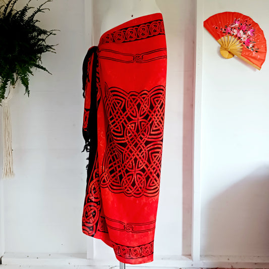 These colourful Celtic sarongs come in a variety of bold Celtic designs, featuring beautiful Celtic knots, spirals and traditional tribal designs. They come in assorted colours, with fringe at each end. These sarongs can be used as a skirt, halter neck dress, a shawl and even as a throw or wall hanging.