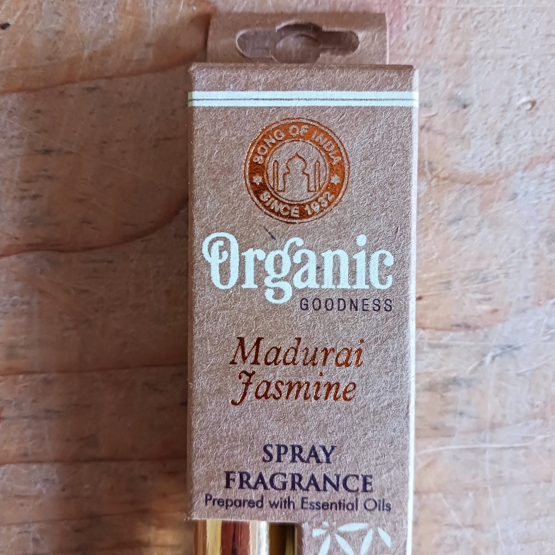 These Song of India Organic Goodness natural fragrance sprays come in tubular glass bottles and give a lovely aroma to any room. Each has a delicately unique and enchanting flowery scent; Sandalwood, Orange, Agarwood, Patchouli Vanilla and Jasmine.