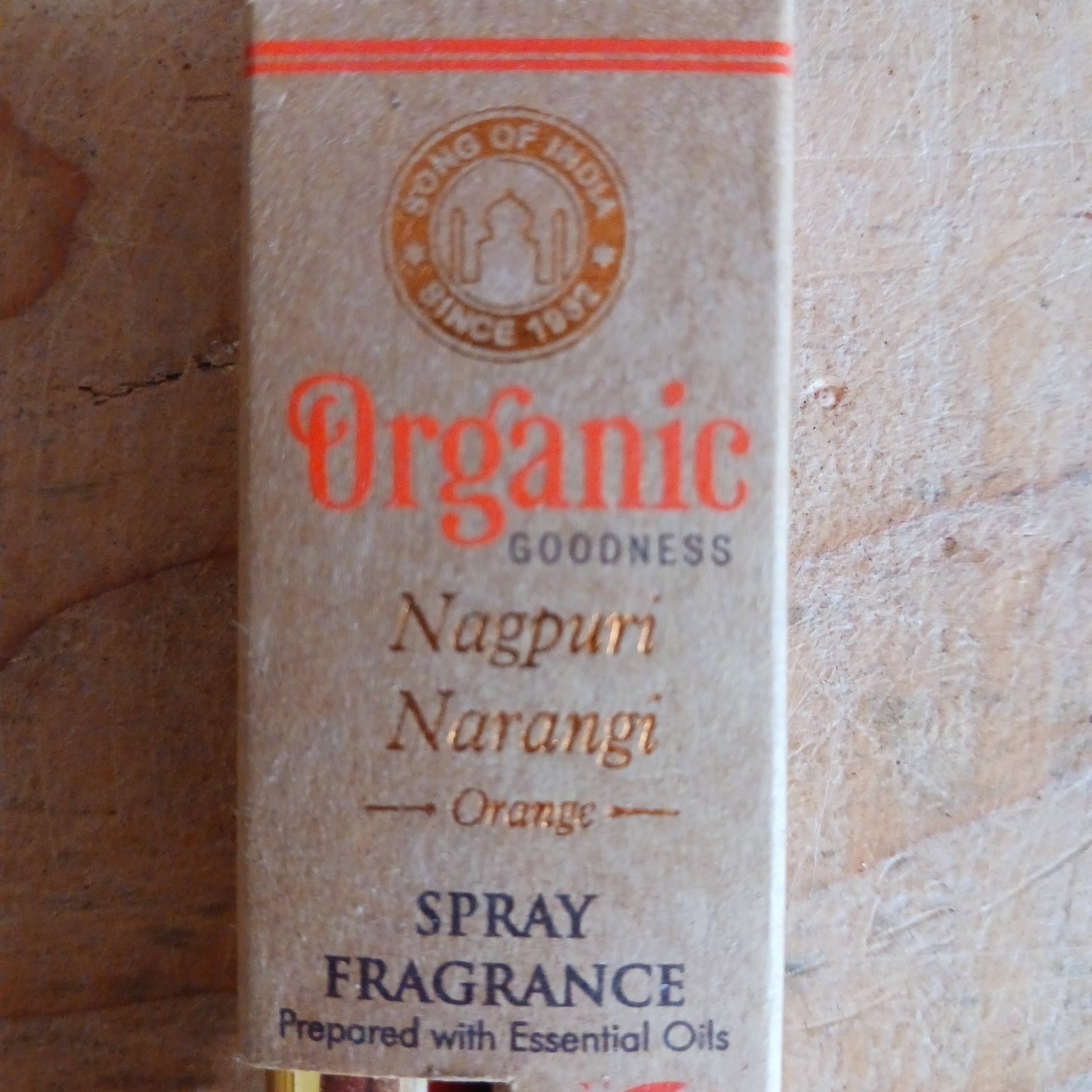 These Song of India Organic Goodness natural fragrance sprays come in tubular glass bottles and give a lovely aroma to any room. Each has a delicately unique and enchanting flowery scent; Sandalwood, Orange, Agarwood, Patchouli Vanilla and Jasmine.