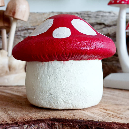 Handmade from an ingenious mix of sawdust and latex, this fun-gi little mushroom is perfect for storing your jewellery and small trinkets. It has been shaped and painted by hand in Northern Thailand.