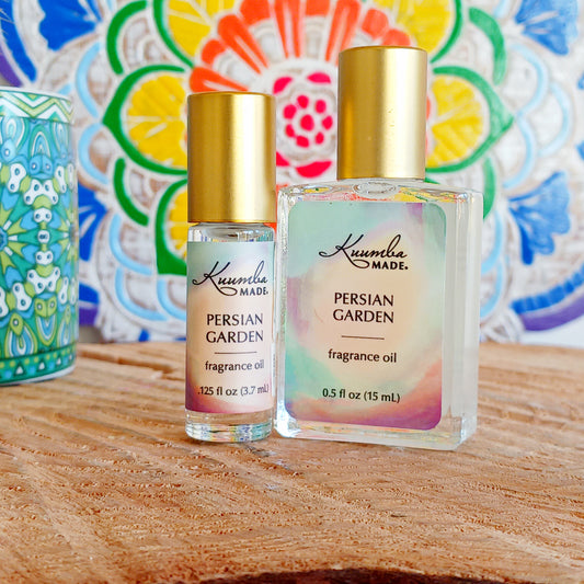 This Persian scent made of enticing jasmine with notes of sunny bergamot and fresh gardenia dancing on a tropical breeze.
