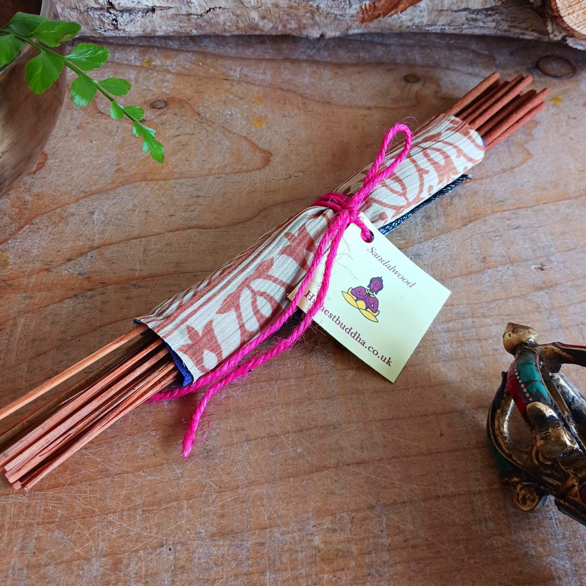 These Sandalwood joss sticks are full of fragrance. The scent will help to create a calming atmosphere, reduce stress and anxiety, stimulate creativity and help cleanse a space of negative energy.