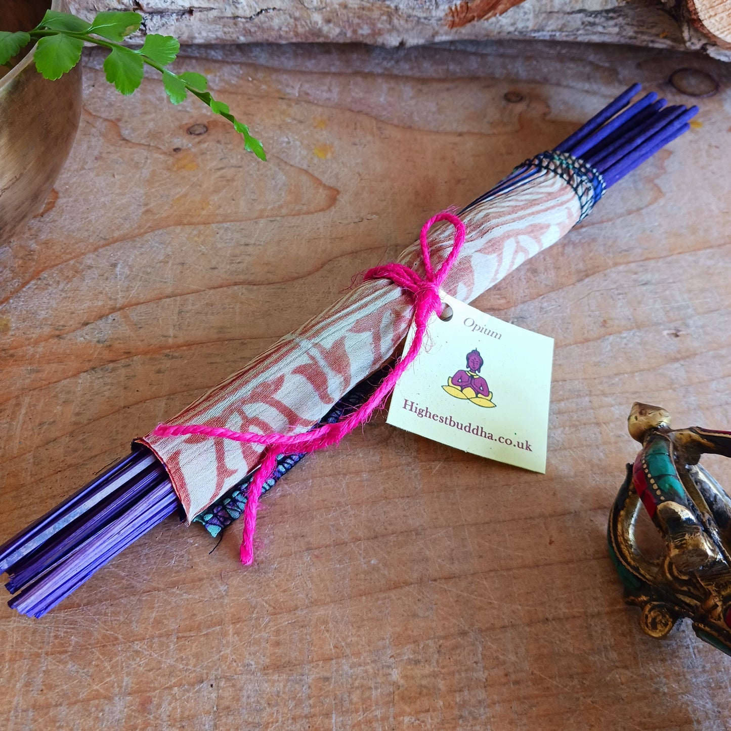 These Opium joss sticks are full of fragrance. The scent will help to create a calming atmosphere, reduce stress and anxiety, stimulate creativity and help cleanse a space of negative energy.