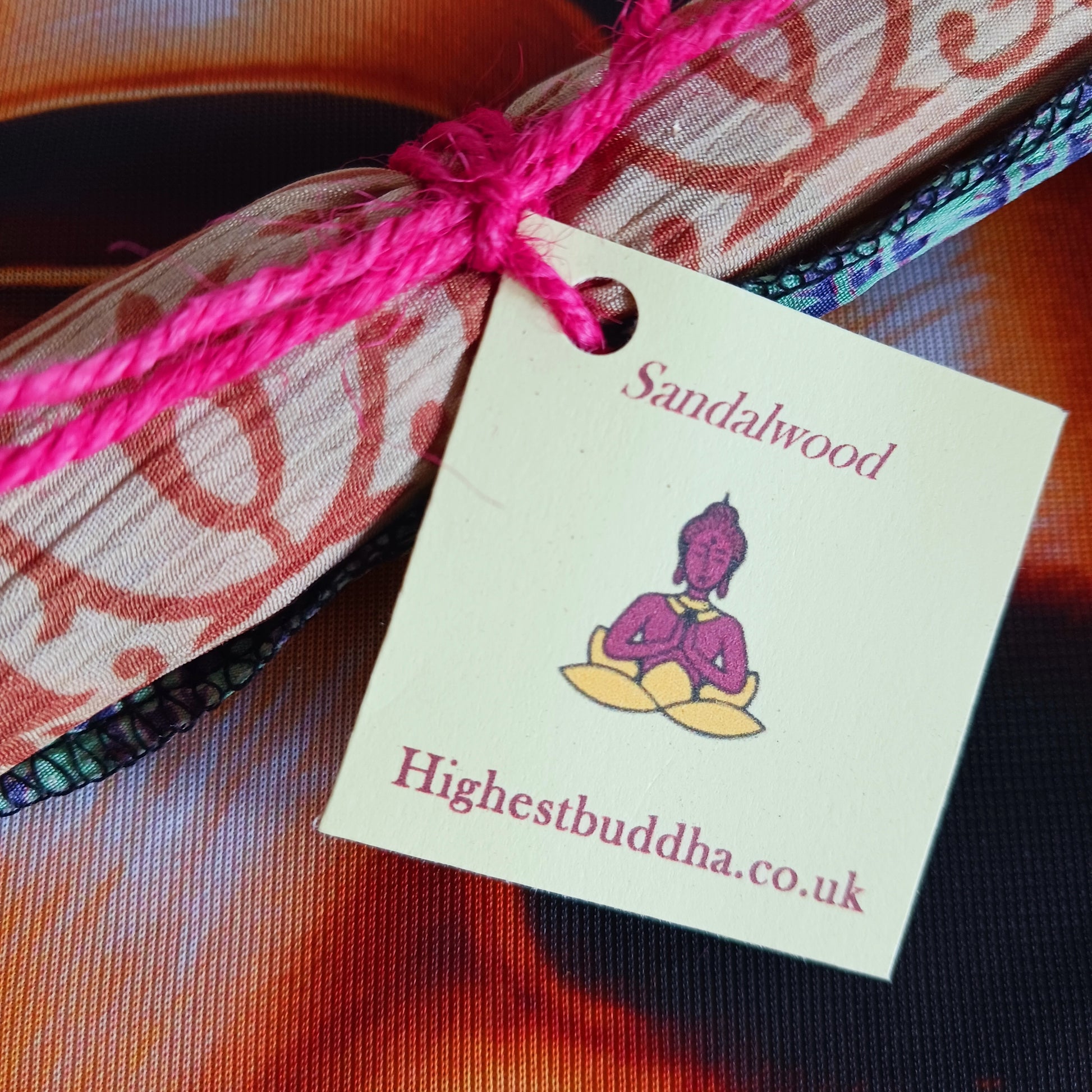 These Sandalwood joss sticks are full of fragrance. The scent will help to create a calming atmosphere, reduce stress and anxiety, stimulate creativity and help cleanse a space of negative energy.