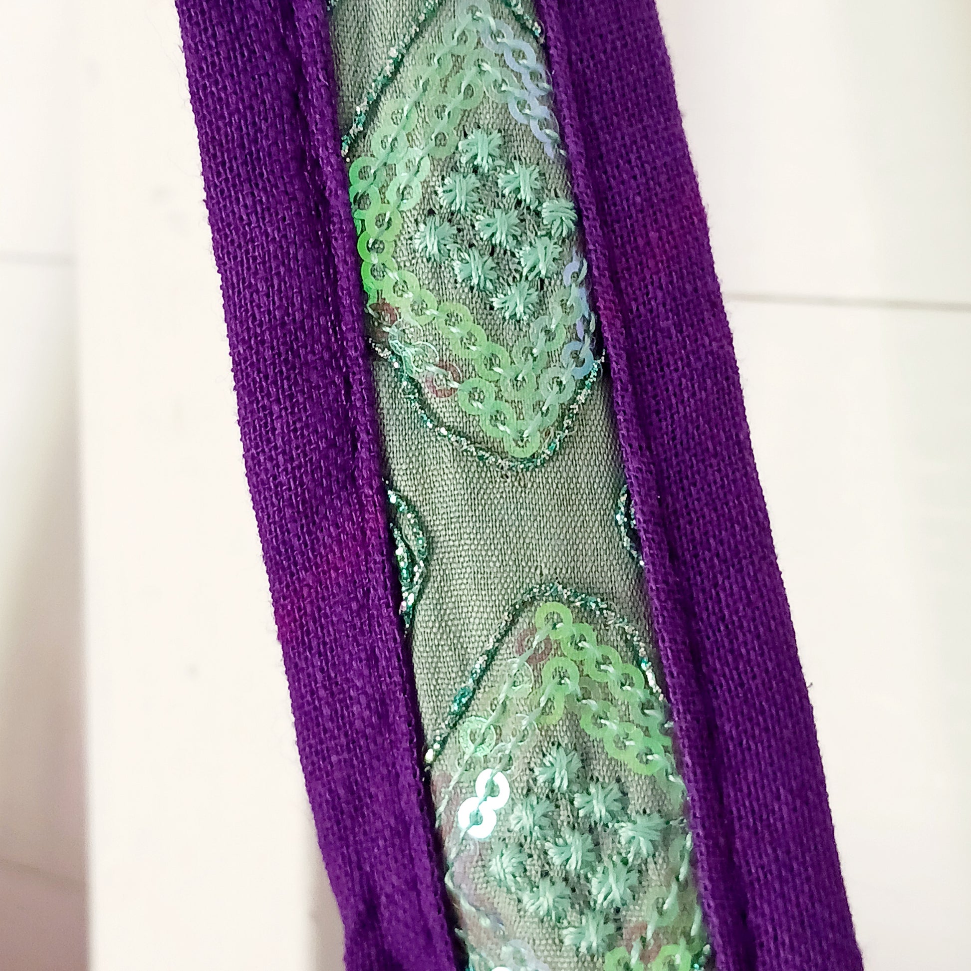 This beautiful large Indian bag comes with a wide shoulder strap and plenty of space inside for your personal items. In a patchwork style design, this bag is intricately embroidered with a traditional bohemian pattern. The bag is fully lined throughout.