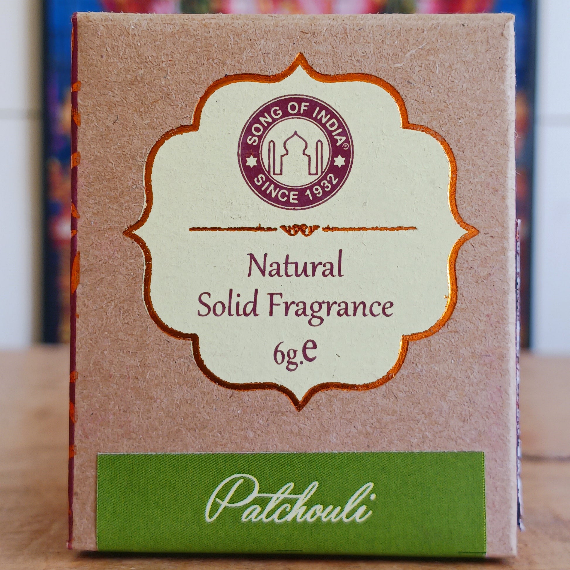 Experience the timeless beauty of jasmine with this luxurious Song of India Patchouli Fragrance Cream, beautifully housed in a handcrafted rosewood jar. Made by skilled artisans using carefully selected Indian rosewood bark, each container showcases unique natural grain patterns, colours, and veins, making every piece a one-of-a-kind collectible.