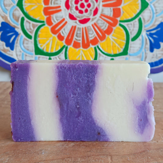 Treat your skin to the gentle, traditional goodness of this Luxury Lavender Olive Oil Soap, handcrafted using the traditional cold process method. Each bar is carefully made with quality ingredients and wrapped ready to give, making it a lovely everyday treat or thoughtful gift.