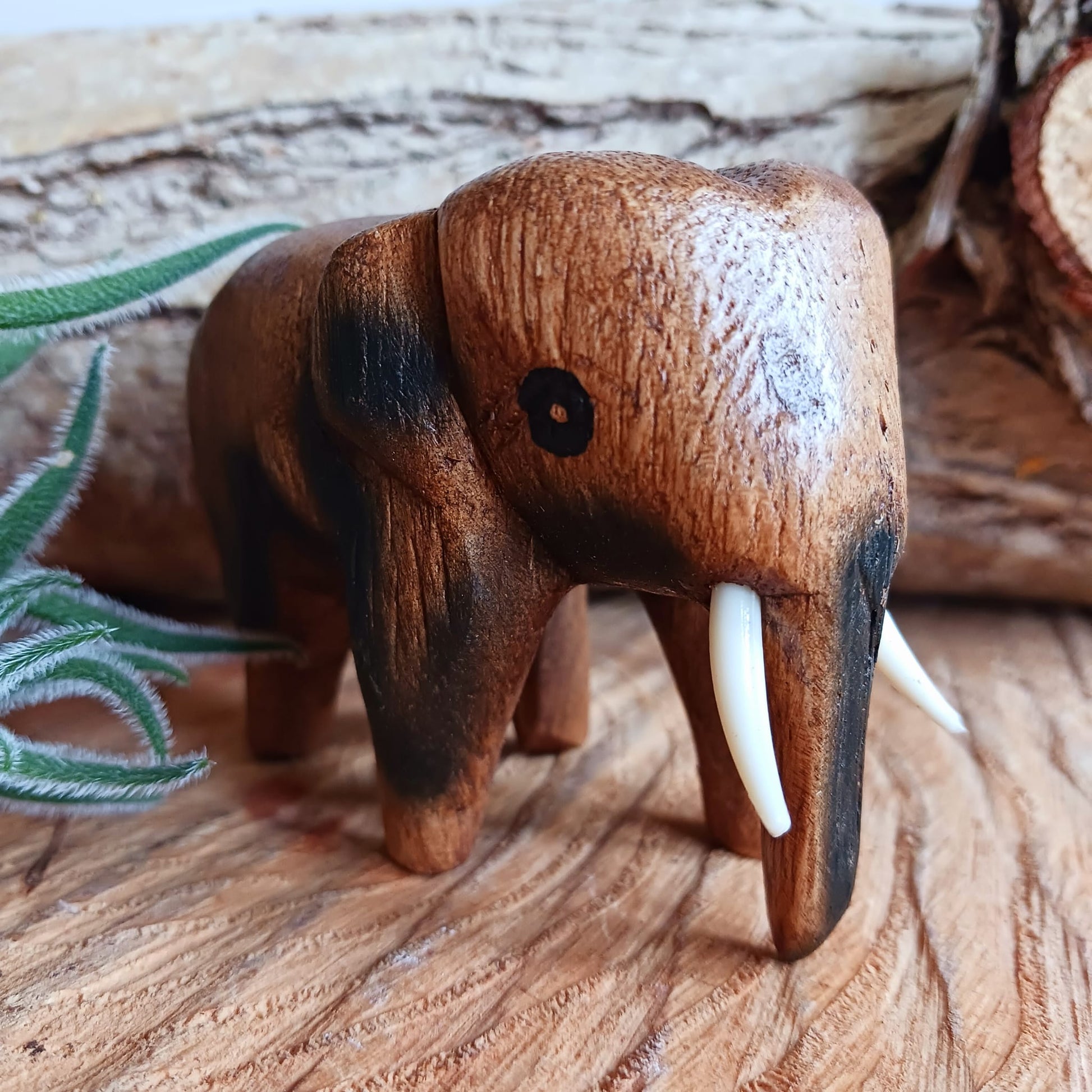 Hand carved wooden Elephant Ornament mini