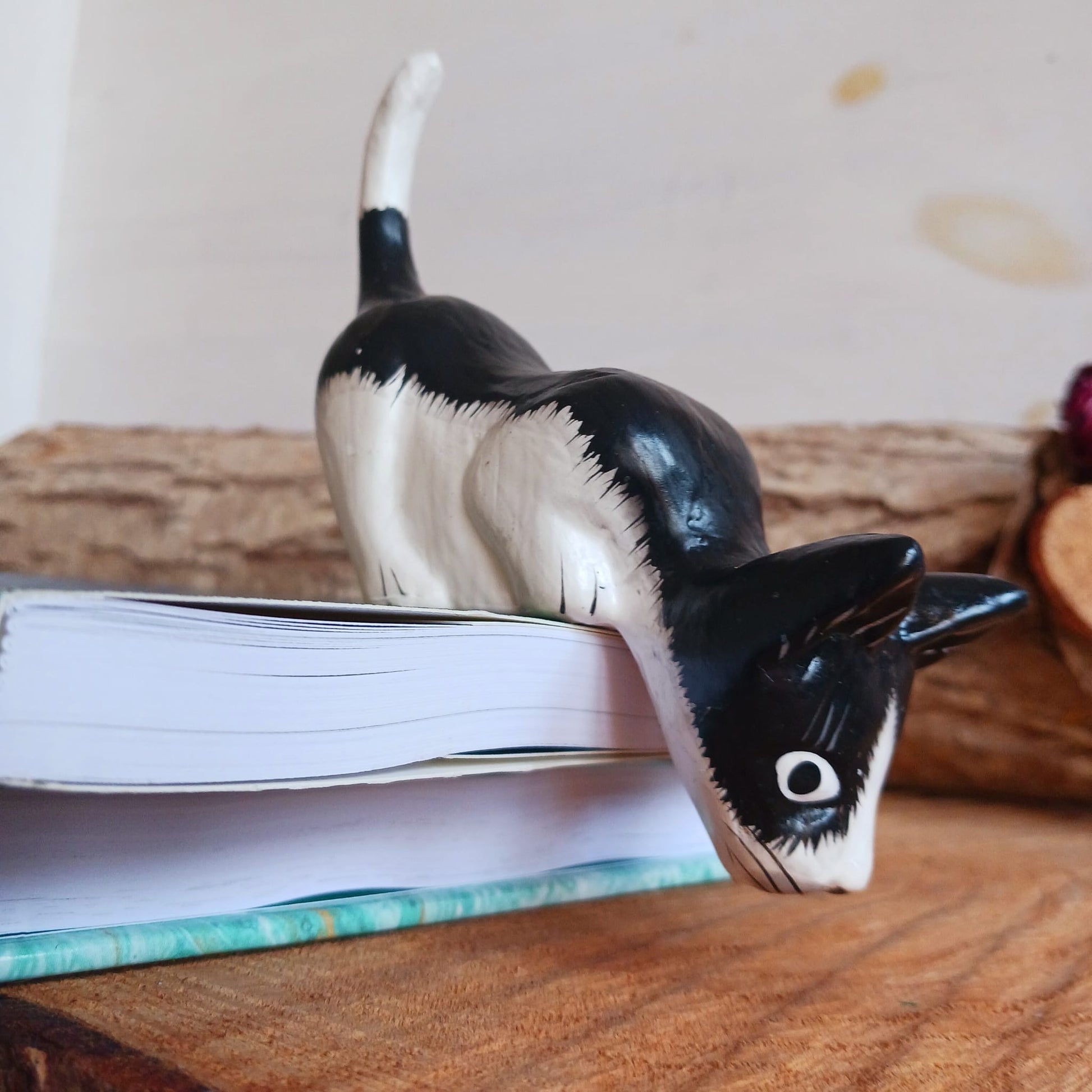 Small Natural Wood Shelf Cat