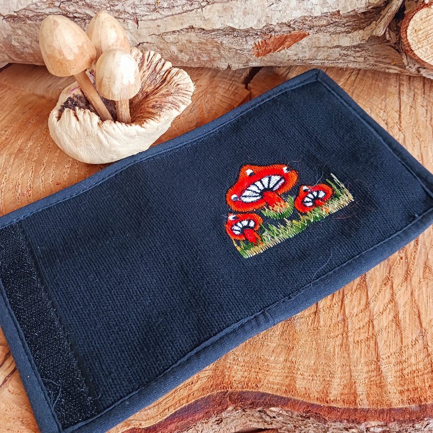 Embroidered Cotton Wallet | Mushroom