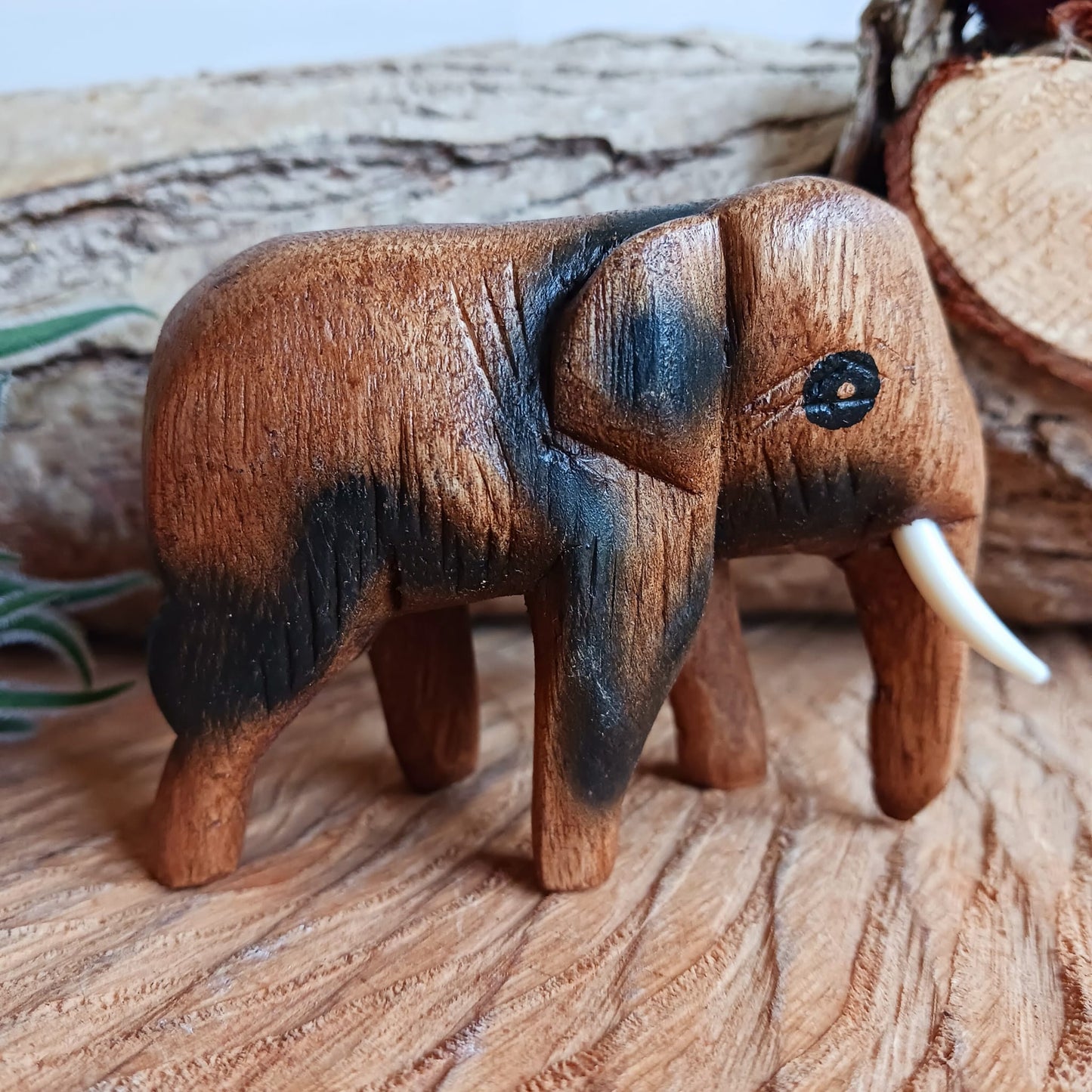 Hand carved wooden Elephant Ornament mini