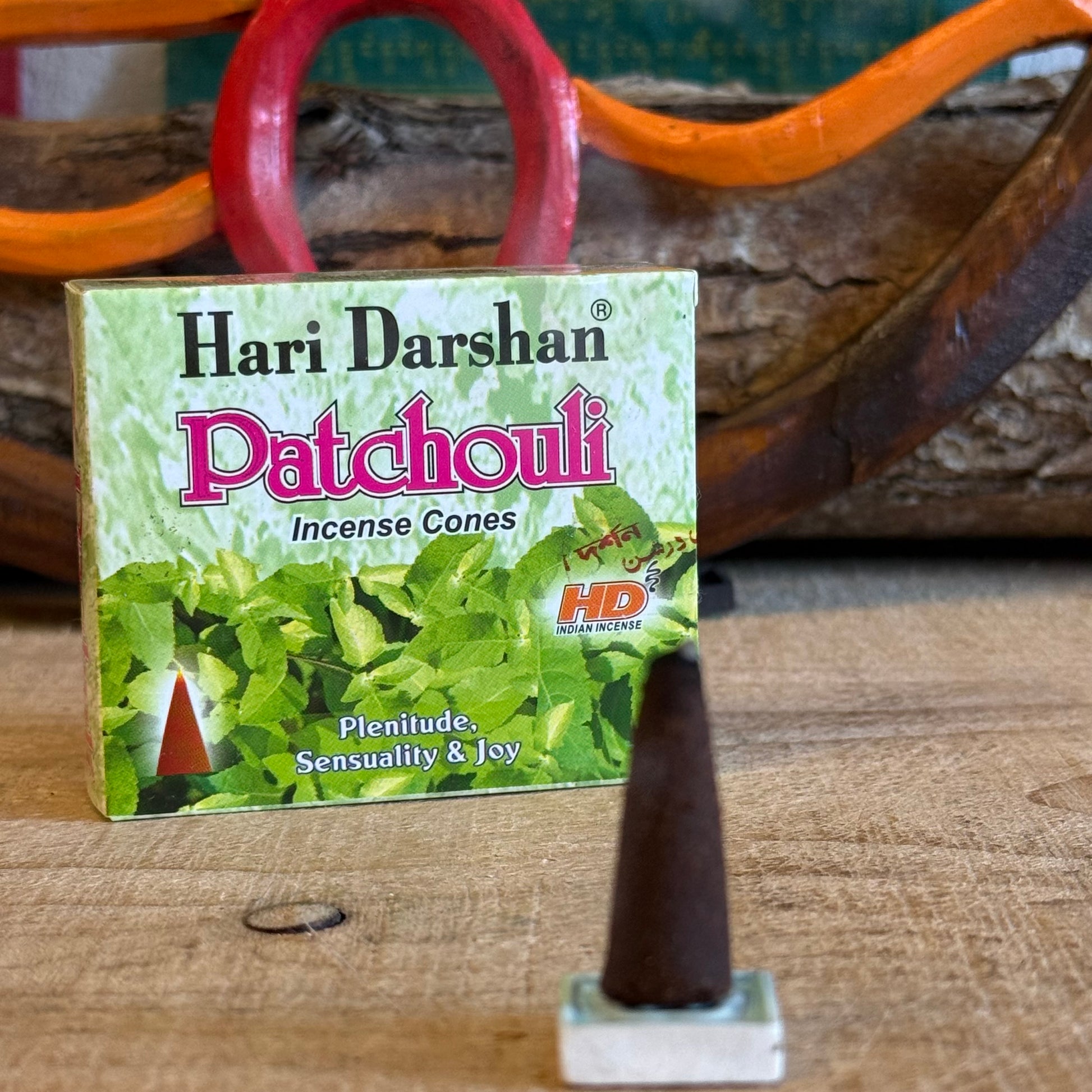 Hari Darshan’s &nbsp;Patchouli Incense Cones bring a chill, relaxed atmosphere to any space. Made with Patchouli , these cones release a mellow scent that’s perfect for meditation or just kicking back. Let their smooth fragrance guide you to a peaceful, centered place where you can truly unwind and vibe easy.