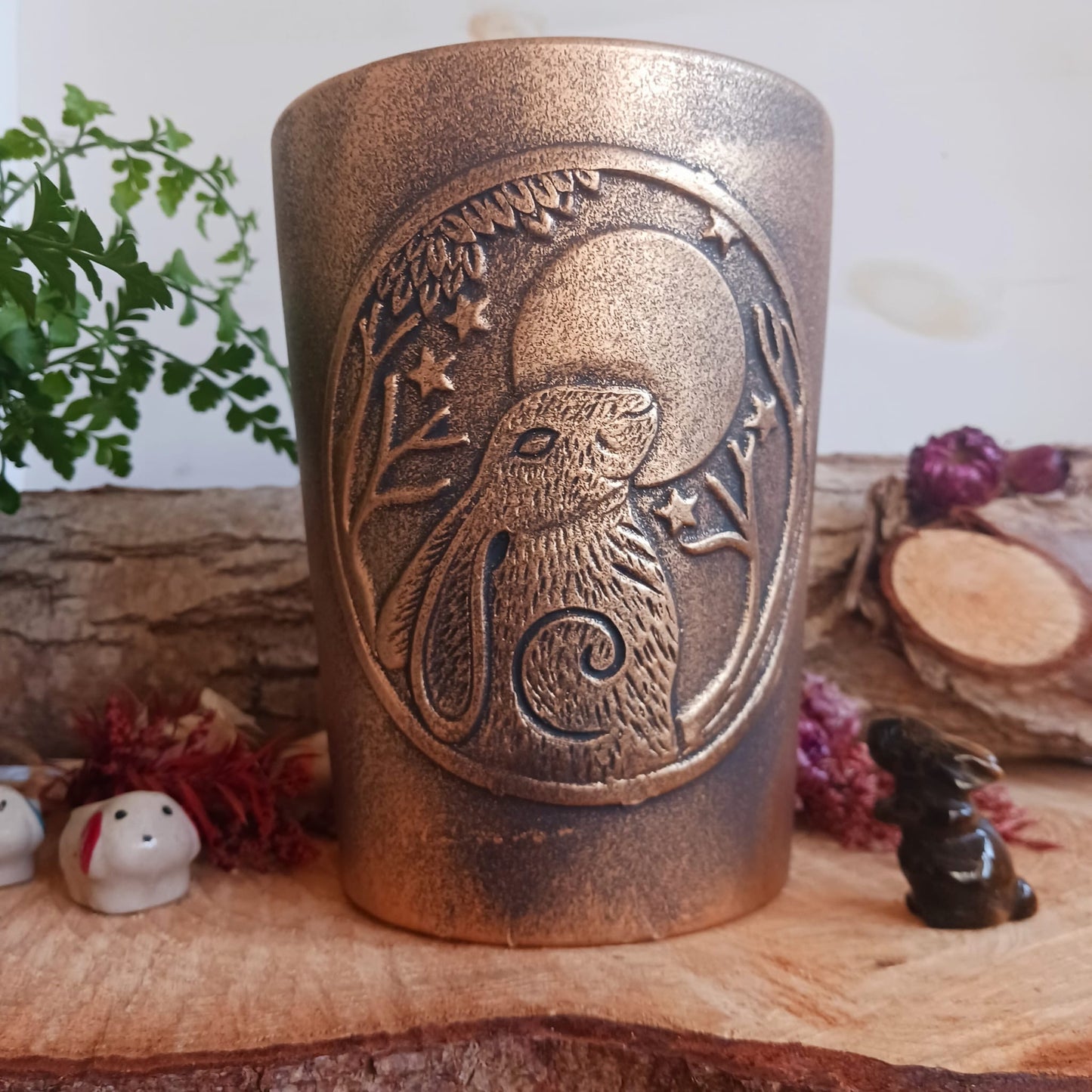 Moon Gazing Hare Terracotta Plant Pot | Bronze Effect