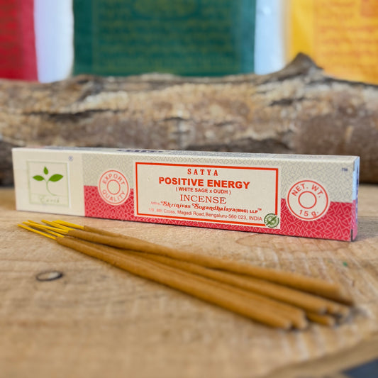 Satya Earth Positive Energy Incense is a masterful blend designed to uplift your spirit and cultivate a harmonious atmosphere. This unique fragrance combines the purifying power of white sage with the deeply spiritual and grounding essence of Oudh (agarwood), creating a scent that radiates positivity and balance.