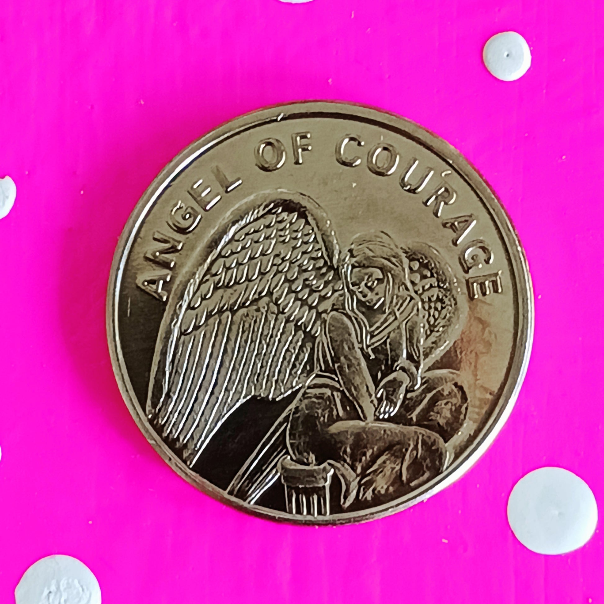 This lovely coin features an Angel of Courage on the front, and a lion and lamb on the back. Ideal to give as a gift to someone who needs the guidance of the Angel of Courage, or keep for yourself to help you in difficult situations.