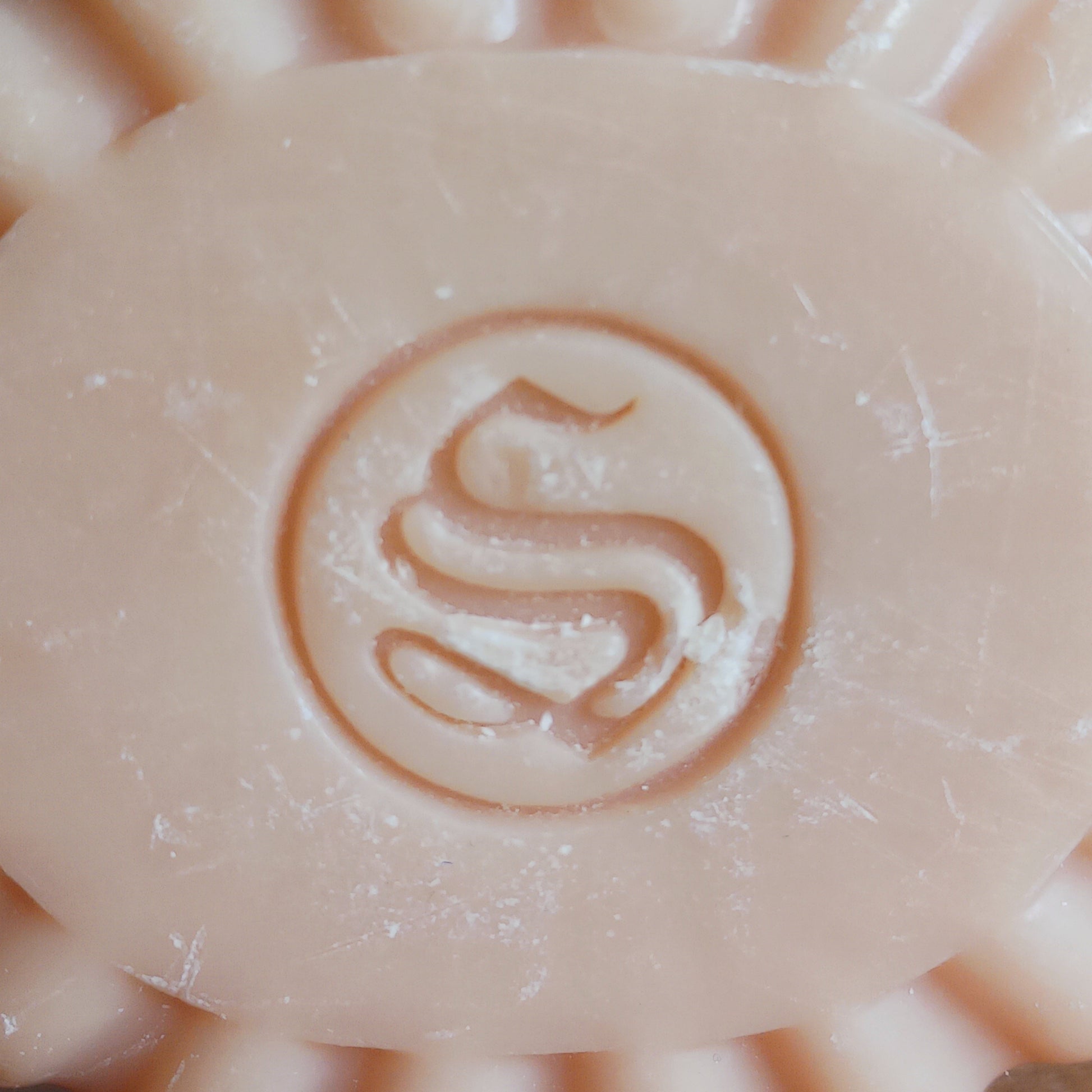 Experience the enchanting aroma of Satya Nag Champa Beauty Soap, a gentle and luxurious cleanser that pampers your skin and soothes your senses. Crafted without any animal fats, this cruelty-free soap is perfect for conscious consumers seeking a natural skincare experience.