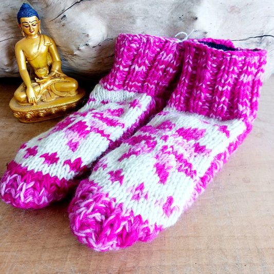 Stay warm, cosy, and effortlessly stylish with our Patterned Short Slipper Socks. Designed with vibrant, eye-catching patterns, these socks bring a cheerful pop of colour to your everyday loungewear while keeping your feet snug and comfortable.