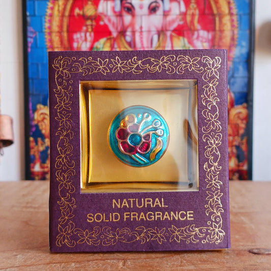 Experience the timeless beauty of rose with Song of India Natural Solid Sandalwood Fragrance Cream. Crafted using traditional Ayurvedic methods, this long-lasting aroma cream is made from pure Sandalwood essential oils extracted from flowers, roots, and wood.
