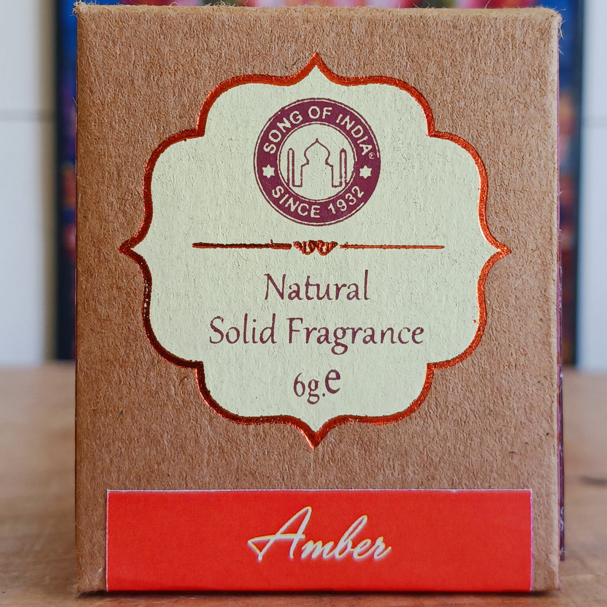 Experience the timeless beauty of jasmine with this luxurious Song of India Amber Fragrance Cream, beautifully housed in a handcrafted rosewood jar. Made by skilled artisans using carefully selected Indian rosewood bark, each container showcases unique natural grain patterns, colours, and veins, making every piece a one-of-a-kind collectible.