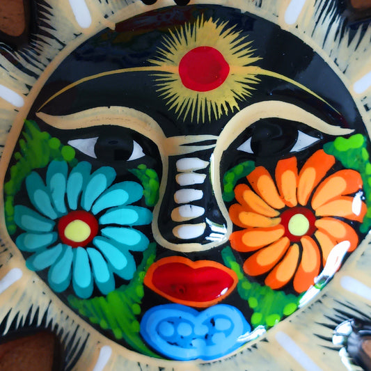 Add a burst of colour with this vibrant, hand-painted Xalitla wall plaque. Traditional Mexican folk art with a glossy finish and easy hanging design.