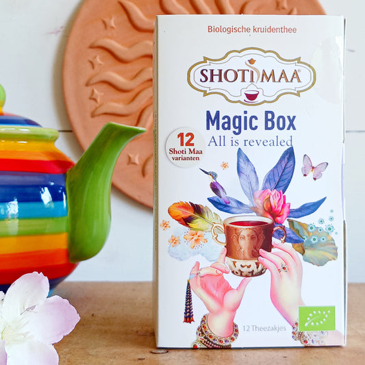 Discover the complete Shoti Maa tea experience with the Magic Box Organic Tea Collection. This beautifully presented treasure chest gift box contains all 12 Shoti Maa tea flavours, featuring the Chakra and Elements ranges.