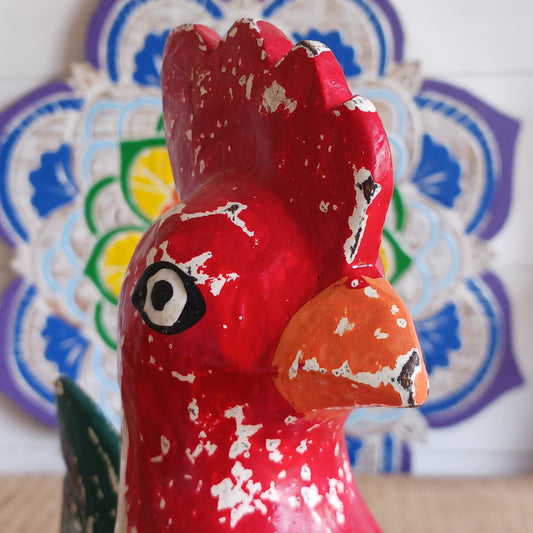 Transform any room into a cosy, farmhouse-inspired space with our Sitting Chicken Shelf Decor. This delightful piece features a bright, painted distressed finish that brings warmth and character to any setting. 
