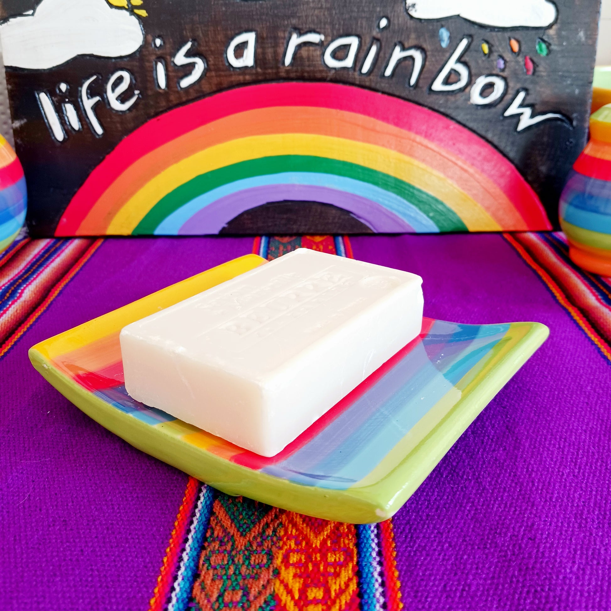 An imaginative decoration for a bathroom, shower or WC, this colourful, rainbow striped ceramic soap dish is easy to locate and creates a cheerful impression.