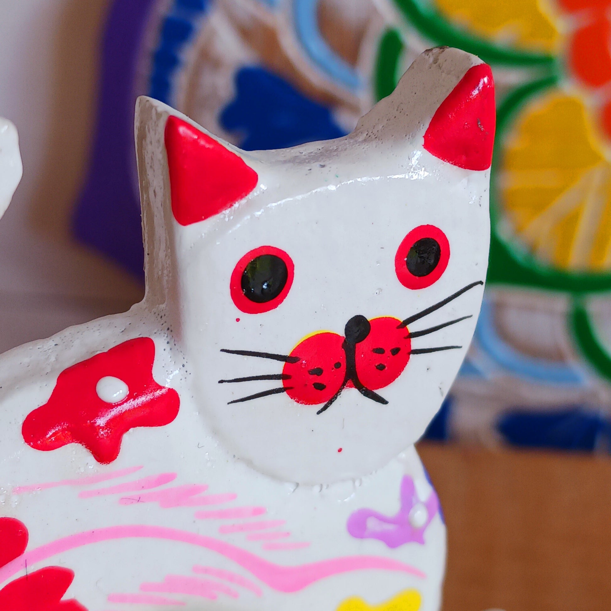 Brighten up your desk with this charming hand painted wooden cat calendar! Perfect for cat lovers, this reusable eco-friendly desk buddy adds a splash of colour and fun to any workspace. Simply rotate the wooden blocks daily to keep track of the date—no pages to tear, no waste, and endless use year after year. Available in three vibrant colours: white, red, and blue. A thoughtful and sustainable gift for students, co-workers, or anyone who adores cats.