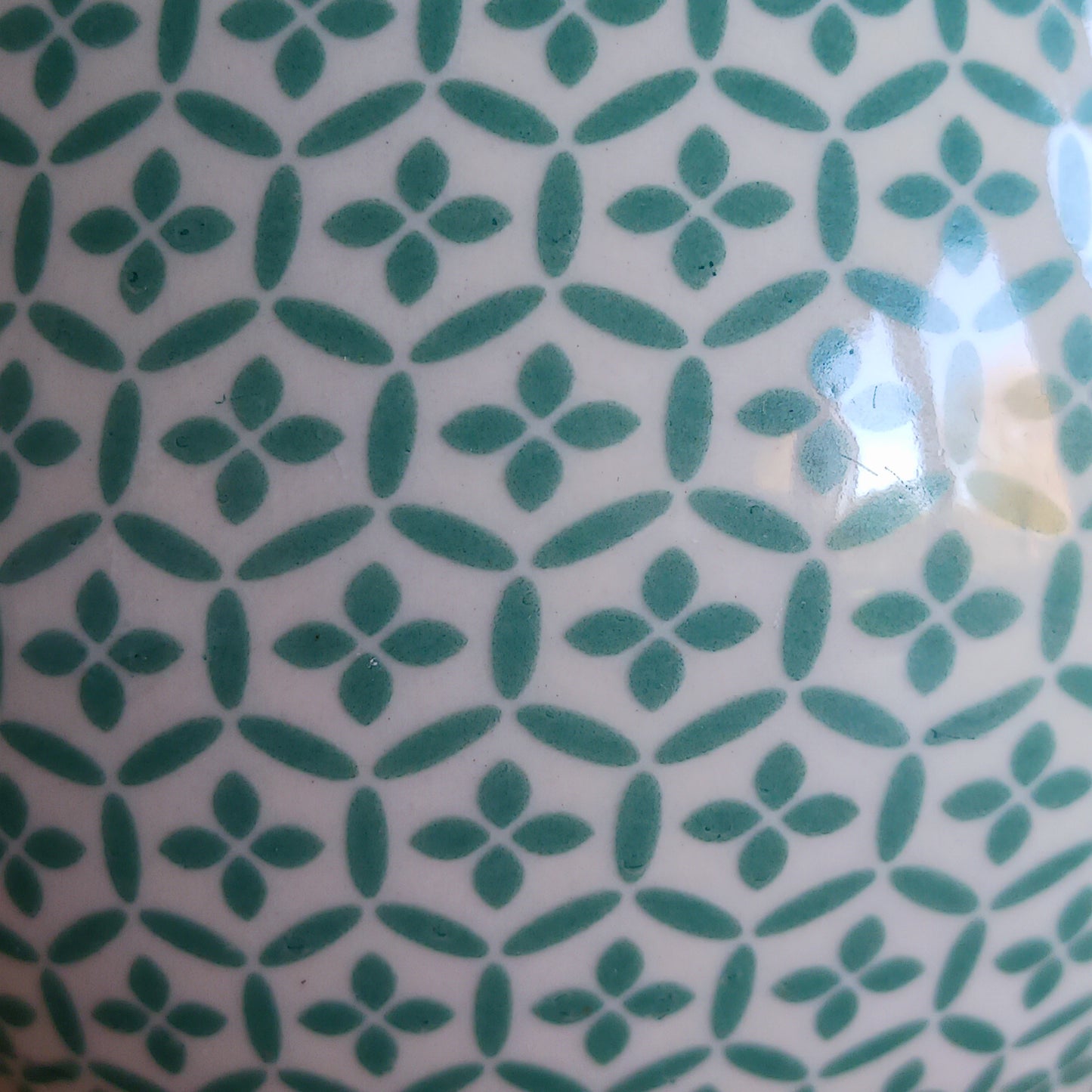 Add timeless elegance to any tea ritual with this Small Herbal Teapot featuring a green mosaic design. Inspired by traditional Eastern aesthetics, this beautifully crafted teapot blends cultural symbolism with everyday functionality, making it an exceptional gift.