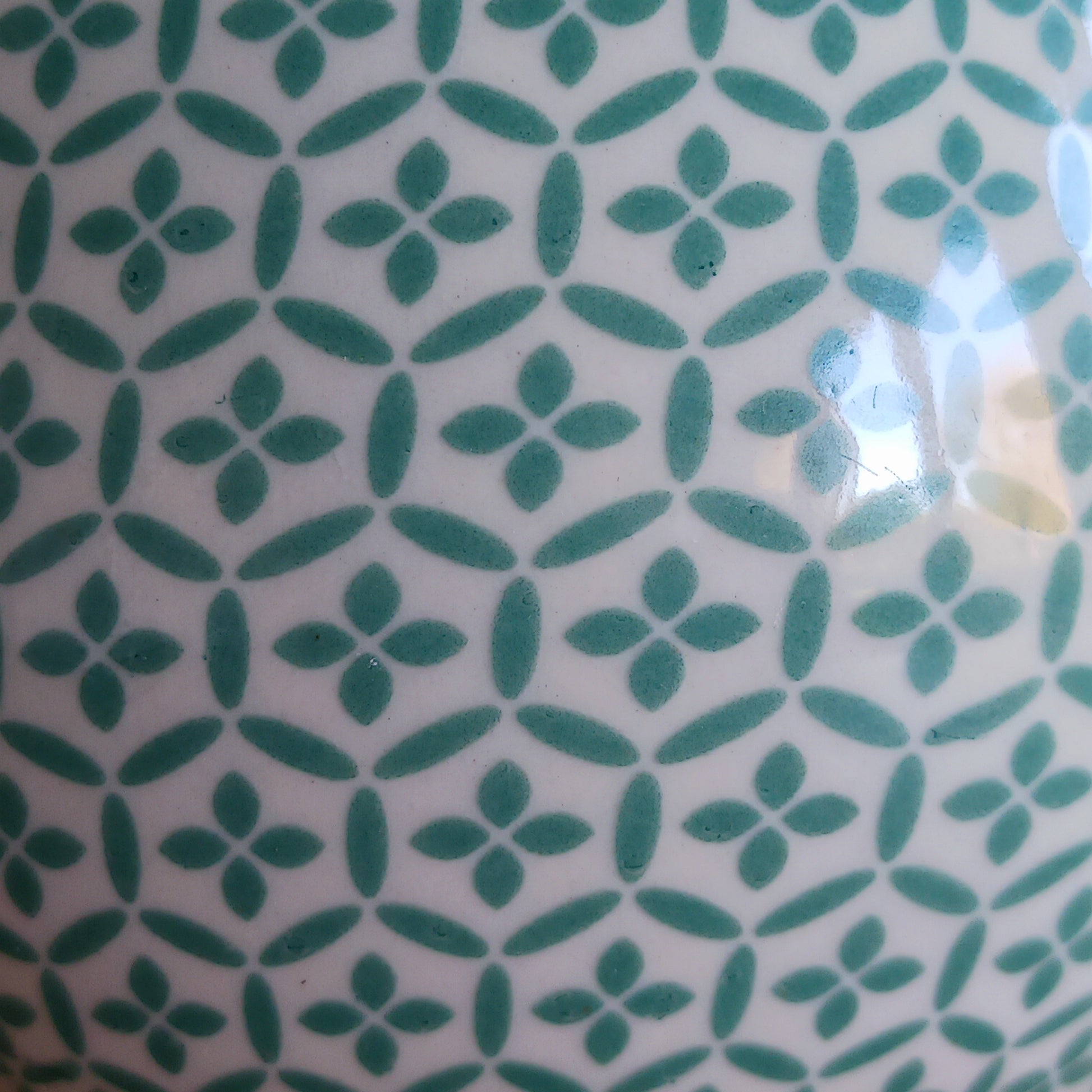 Add timeless elegance to any tea ritual with this Small Herbal Teapot featuring a green mosaic design. Inspired by traditional Eastern aesthetics, this beautifully crafted teapot blends cultural symbolism with everyday functionality, making it an exceptional gift.