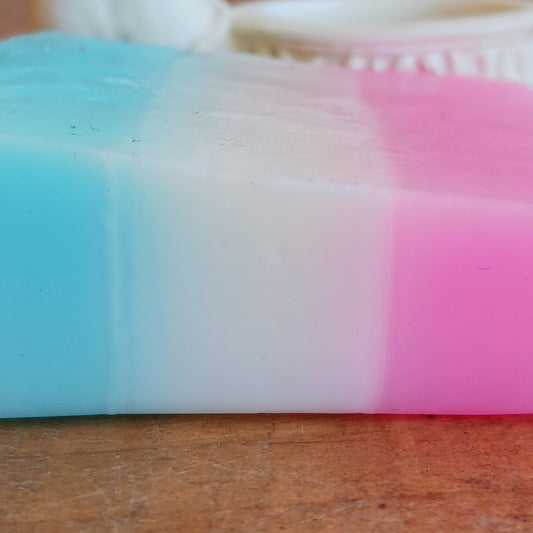 Indulge in the soft, comforting scent of this Baby Powder Handmade Soap, a beautifully crafted soap inspired by the nostalgic fragrance of delicate florals and powdery sweetness. Its gentle aroma evokes the familiar freshness of baby powder, turning an everyday wash into a soothing and luxurious bathing experience.