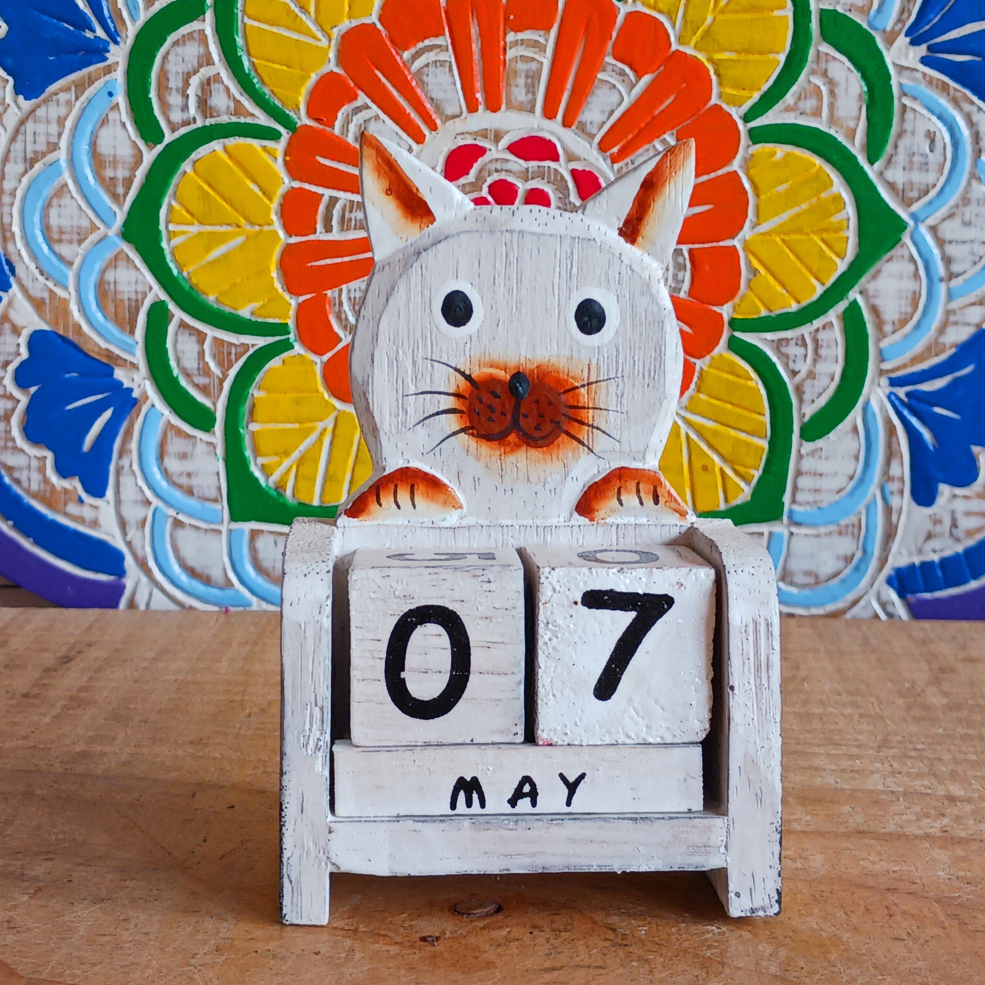 Welcome to the world of very cute cats! 🐾 This handmade wooden cat calendar is a charming and functional piece of home décor that brings joy every day. Each block reveals an adorable feline illustration, giving you a fresh dose of cuteness daily. Whether on your desk, shelf, or coffee table, it’s the perfect gift for cat lovers and a delightful way to brighten up your home or office. Durable, eco-friendly, and timeless – this calendar never goes out of date!
