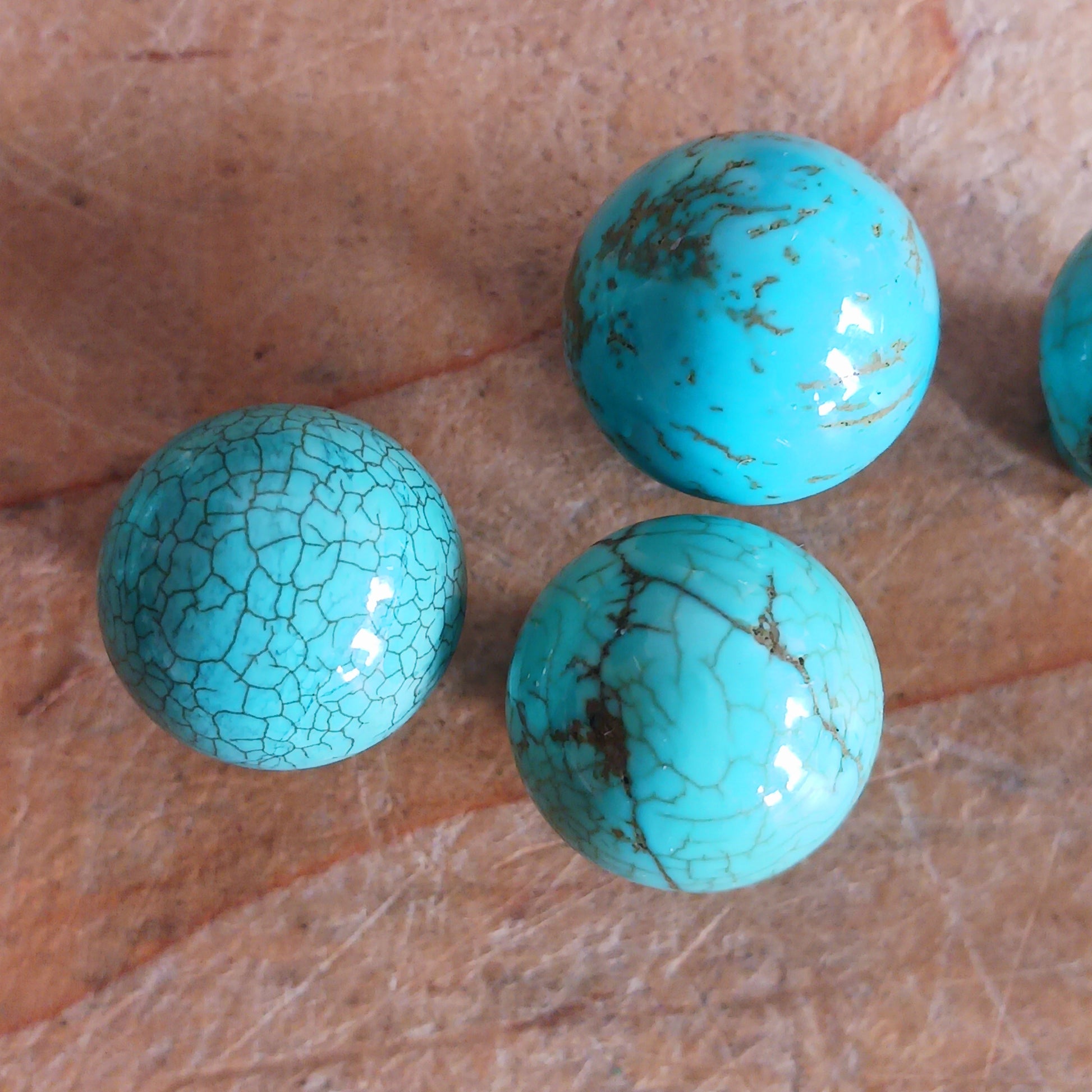 We absolutely love these mini gemstone mushrooms, they are simply adorable!  If you like to collect gemstones these are a very lovely and affordable way to do it. Alternatively, they are the perfect gift for that crystal loving friend.