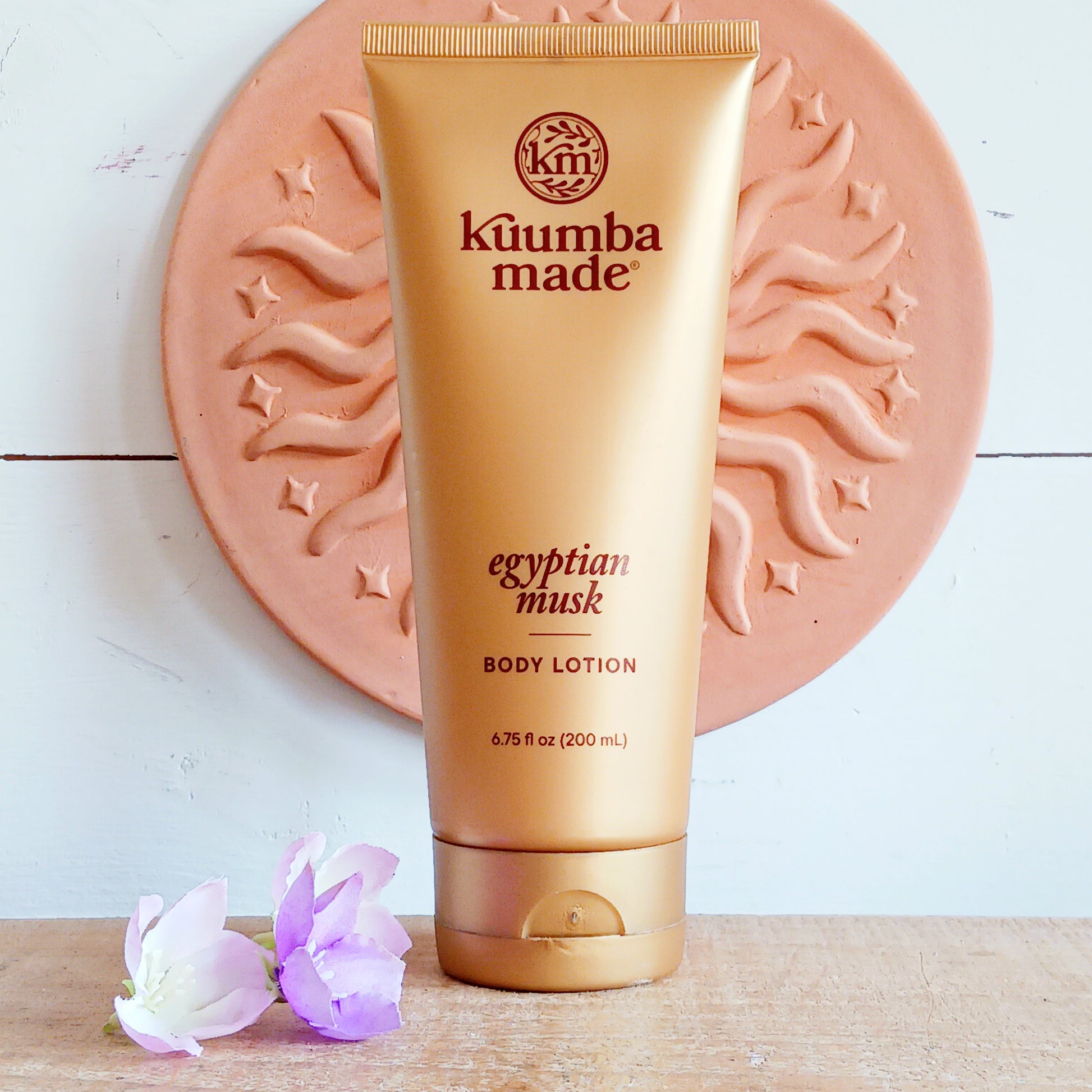 Indulge your skin with the clean, mellow fragrance of Kuumba Made Egyptian Musk Body Lotion, a beautifully nourishing moisturiser suitable for both men and women. Its gentle formula is designed to restore your skin’s moisture balance while leaving it feeling soft, smooth and supple.