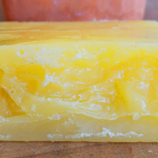 Treat your skin to the uplifting scent and luxurious feel of this handmade Honey &amp; Mandarin Soap. Combining the warm, naturally sweet fragrance of honey with the fresh, zesty aroma of mandarin, this beautifully scented soap turns everyday cleansing into a refreshing and indulgent bathing ritual.