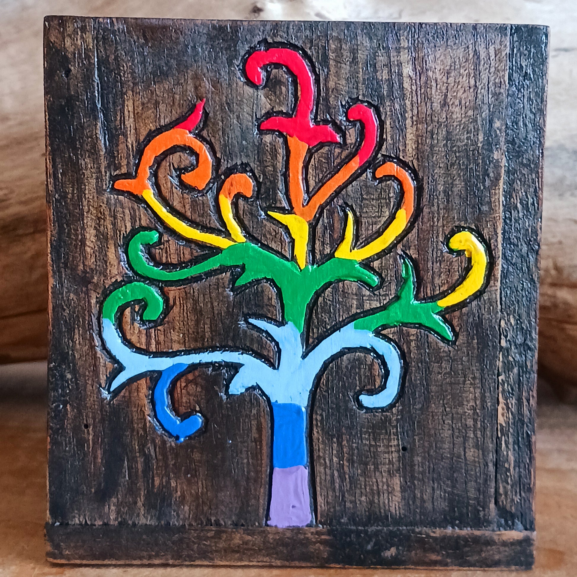 Add a burst of colour and joy to your space with this Hand Painted Tree and Flower of Life Wooden Pots Set, handmade in Indonesia and Fairtrade certified. Each pot is carefully painted by skilled artisans, making every set unique and full of character.