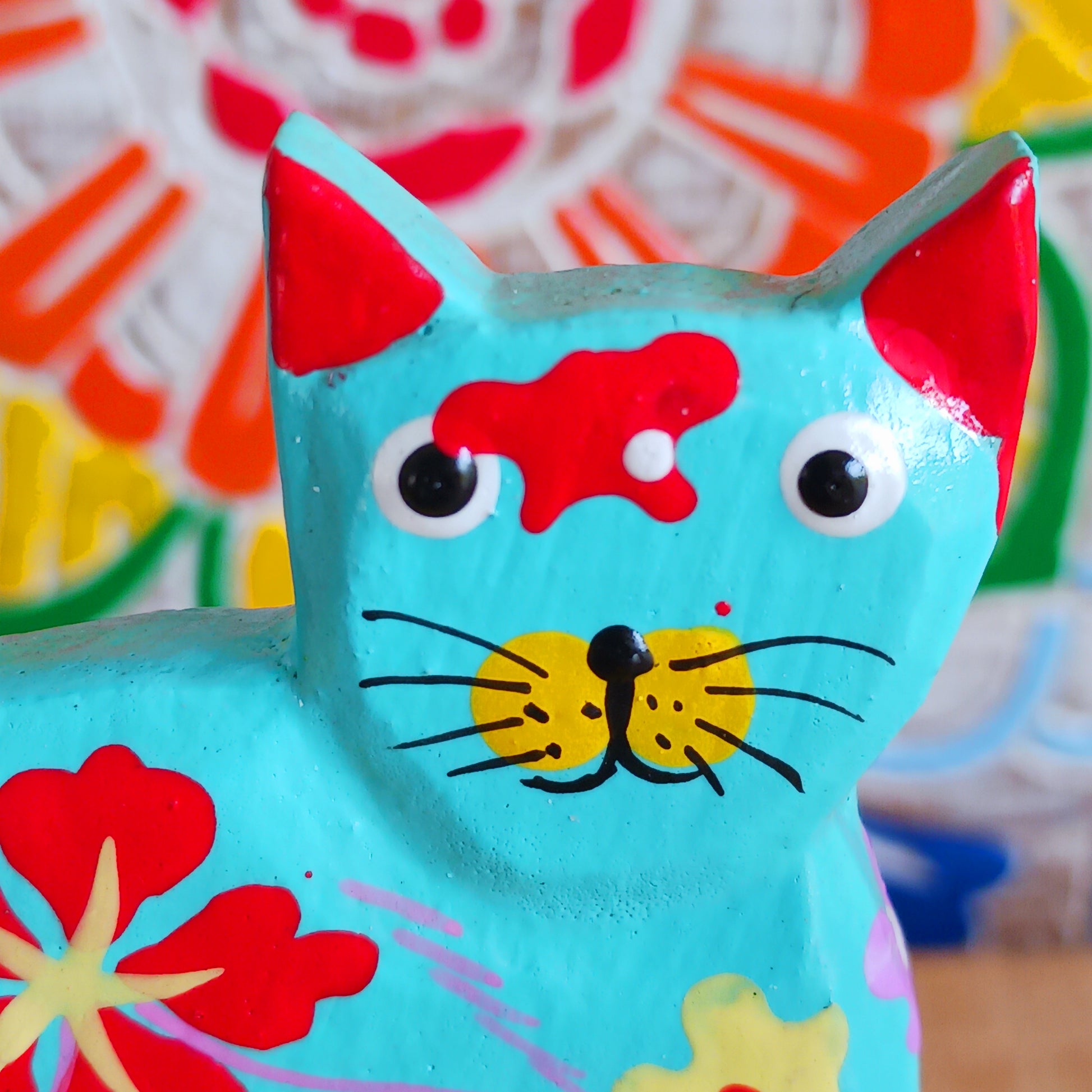 Brighten up your desk with this charming hand painted wooden cat calendar! Perfect for cat lovers, this reusable eco-friendly desk buddy adds a splash of colour and fun to any workspace. Simply rotate the wooden blocks daily to keep track of the date—no pages to tear, no waste, and endless use year after year. Available in three vibrant colours: white, red, and blue. A thoughtful and sustainable gift for students, co-workers, or anyone who adores cats.