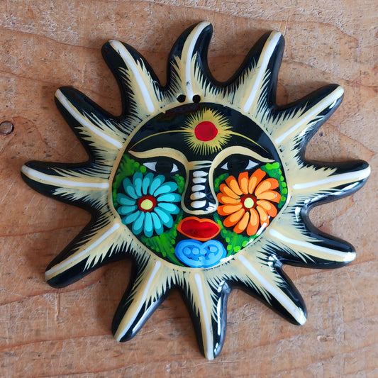 Add a burst of colour with this vibrant, hand-painted Xalitla wall plaque. Traditional Mexican folk art with a glossy finish and easy hanging design.