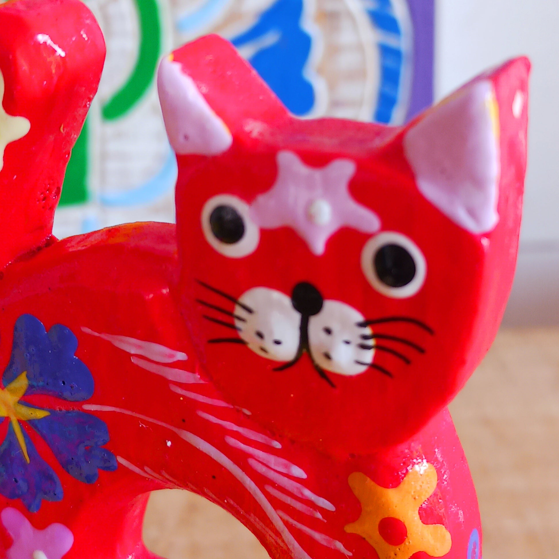 Brighten up your desk with this charming hand painted wooden cat calendar! Perfect for cat lovers, this reusable eco-friendly desk buddy adds a splash of colour and fun to any workspace. Simply rotate the wooden blocks daily to keep track of the date—no pages to tear, no waste, and endless use year after year. Available in three vibrant colours: white, red, and blue. A thoughtful and sustainable gift for students, co-workers, or anyone who adores cats.