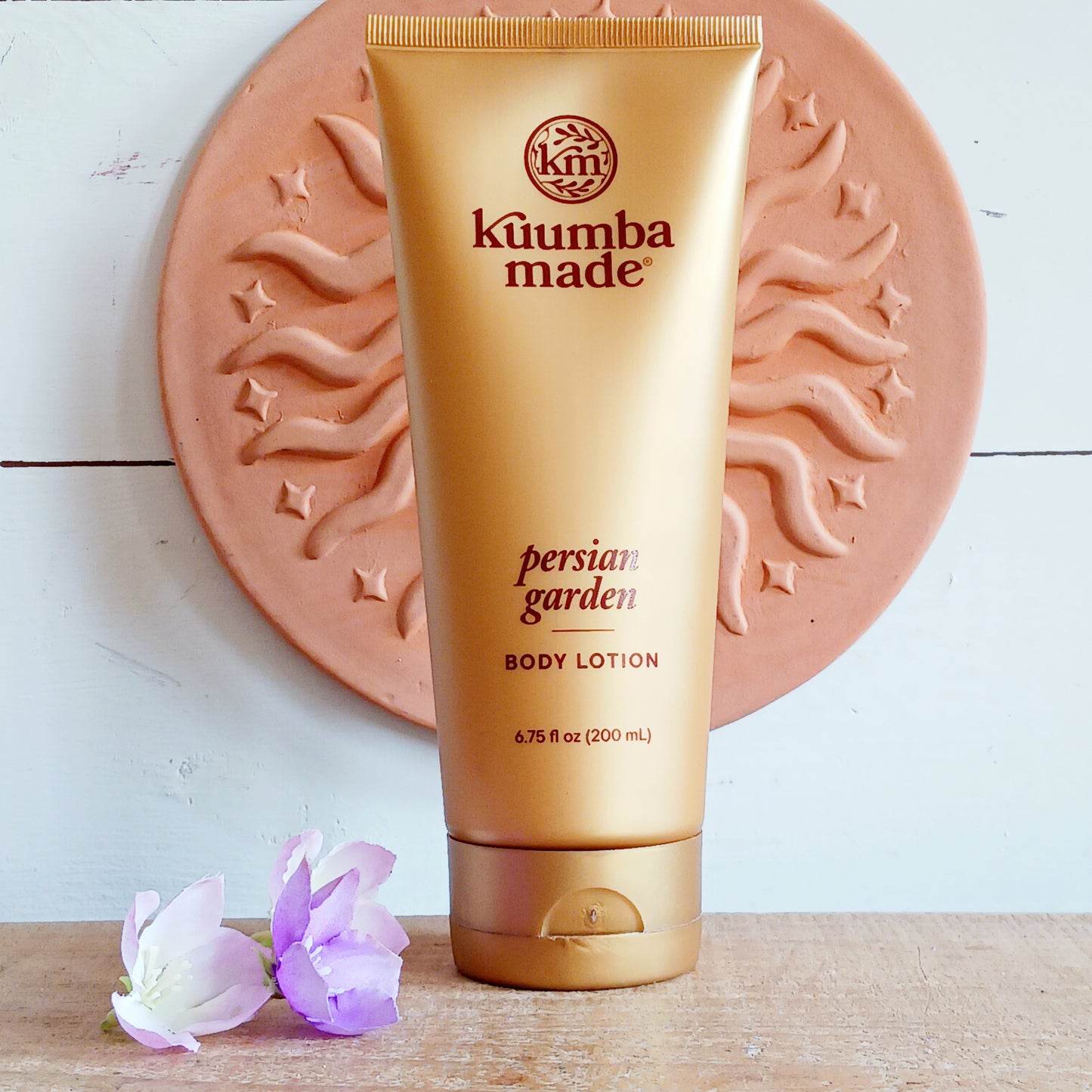 Indulge your skin with the clean, mellow fragrance of Kuumba Made Persian Garden Body Lotion, a beautifully nourishing moisturiser suitable for both men and women. Its gentle formula is designed to restore your skin’s moisture balance while leaving it feeling soft, smooth and supple.