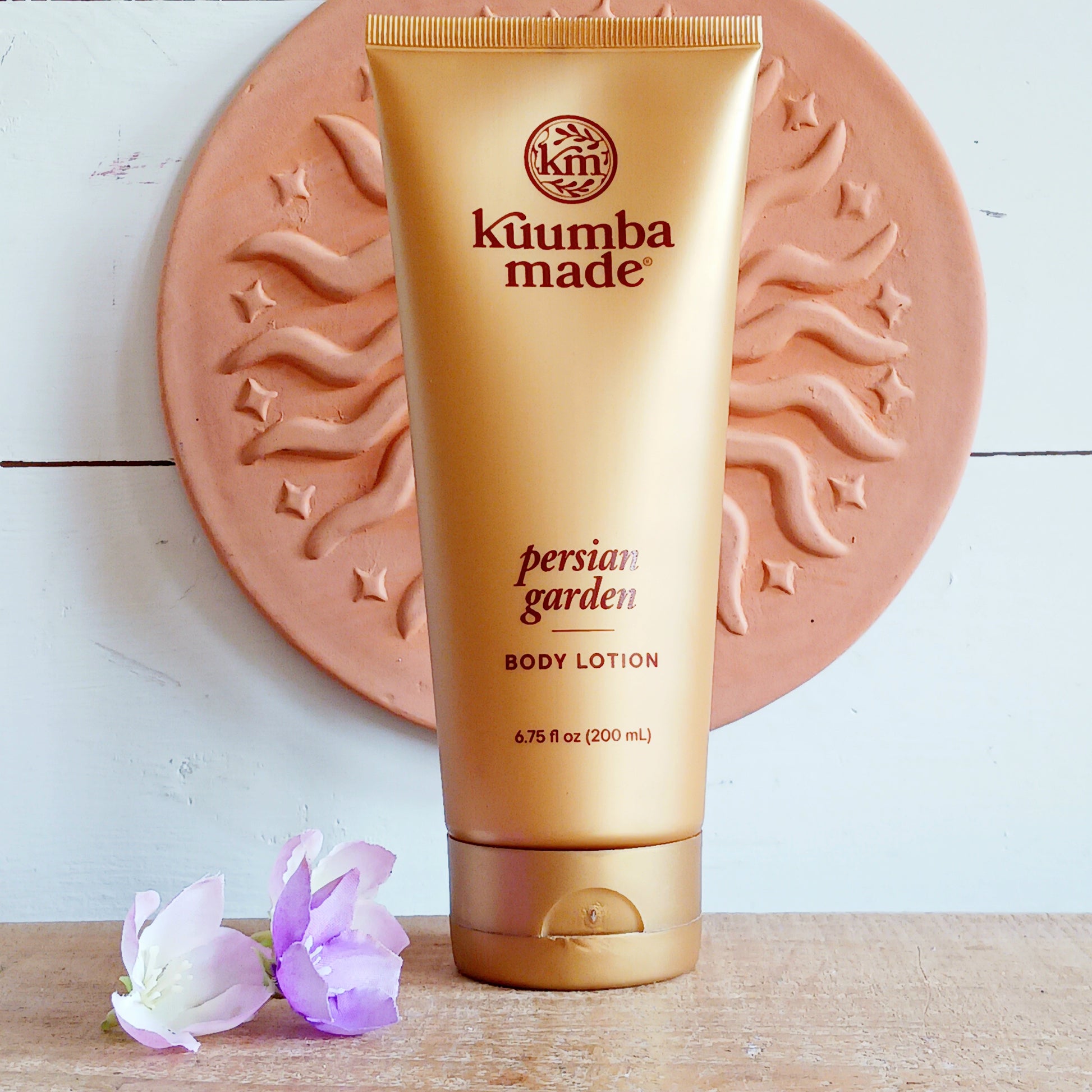 Indulge your skin with the clean, mellow fragrance of Kuumba Made Persian Garden Body Lotion, a beautifully nourishing moisturiser suitable for both men and women. Its gentle formula is designed to restore your skin’s moisture balance while leaving it feeling soft, smooth and supple.