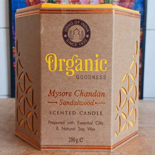 Organic Goodness candle scented with Sandalwood essential oil. The captivating scent of the sandalwood soothes all the senses and relaxes the mind