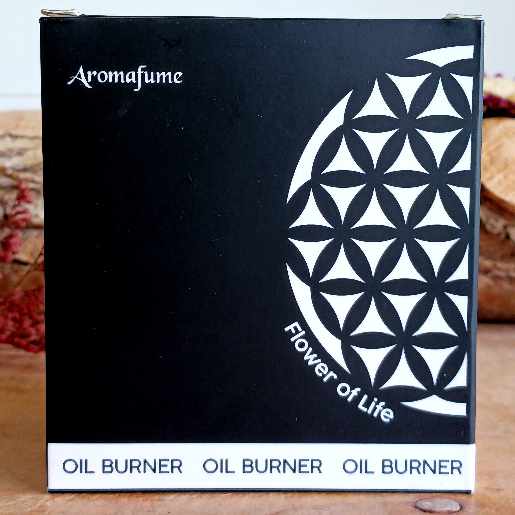The Aromafume Flower of Life Oil Burner is a beautifully designed burner featuring the sacred Flower of Life symbol, representing harmony, creation, and universal connection.